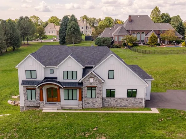 4280 E Wyndemere Cir, Schnecksville, PA 18078