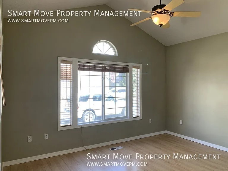 377 W Hale St — Photo 18