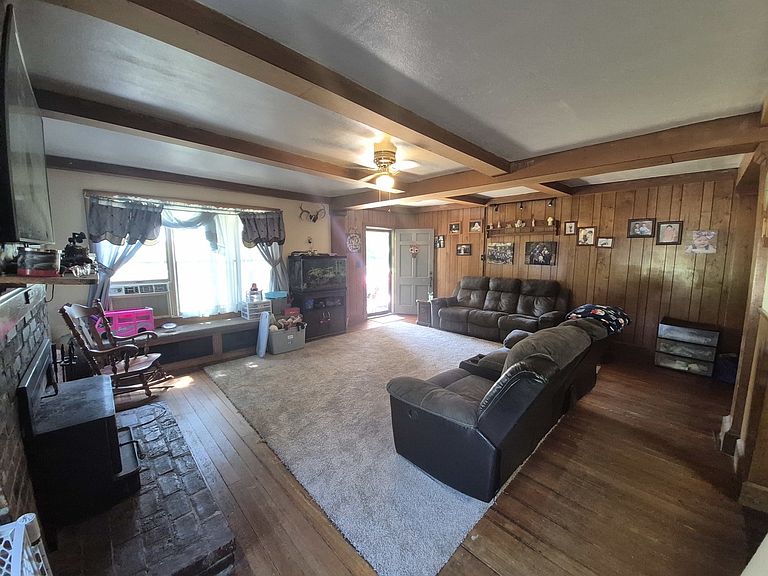 Listing photo 5