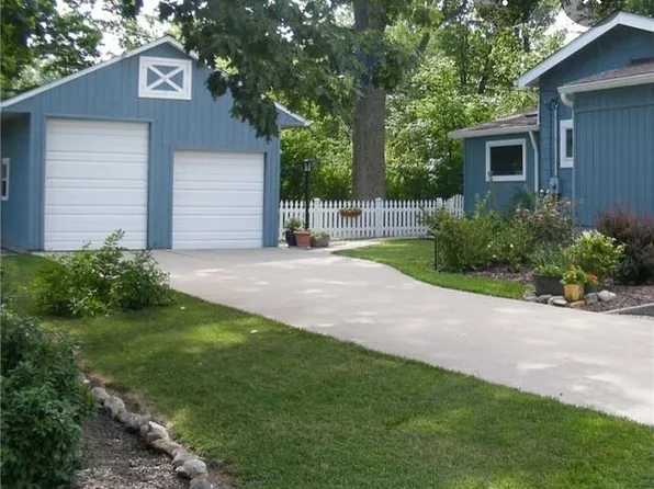 233 S Point Dr, Avon Lake, OH 44012