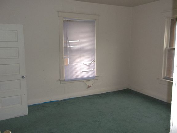 4th image of 3235 S Benton Ave