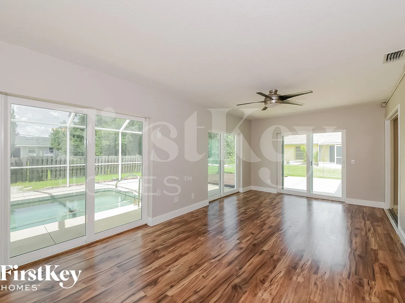 3 bed, 2.0 bath, 1672 sqft, $2,010 — Photo 3