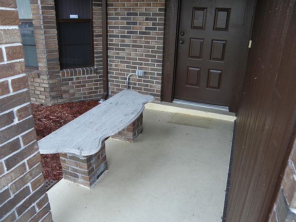 3rd image of 1418 SE Kirke Ln