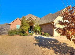 5909 Regis Ct, Edmond, OK 73034