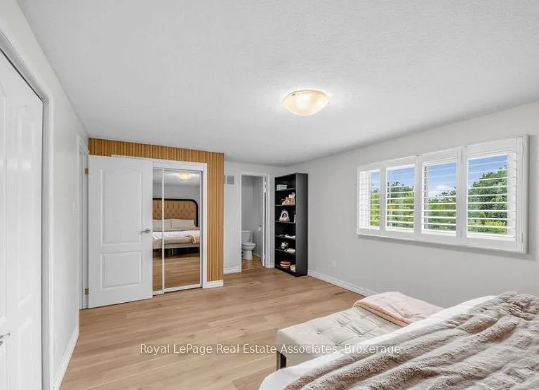 6760 Dolmage Ct — Photo 14