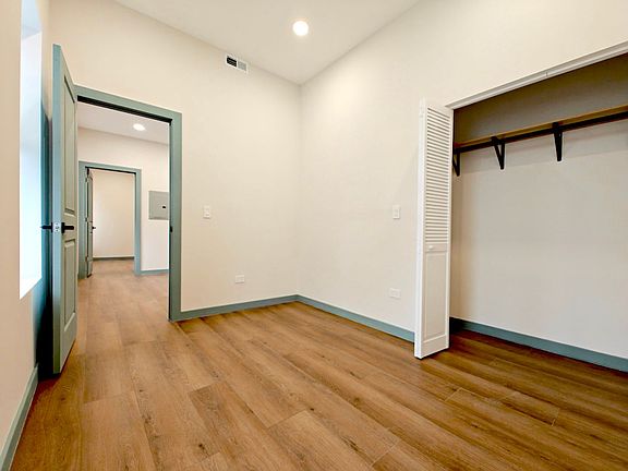 3rd image of 1001 W 31st St #C2