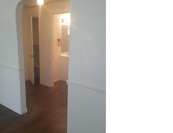 3rd image of 2320 Ivey Ln