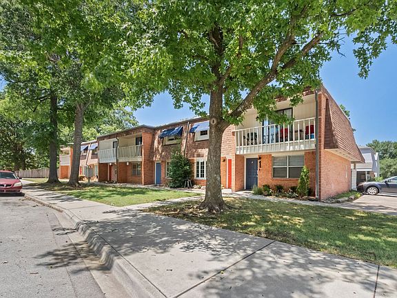 2nd image of 808 W Lawson St APT 4