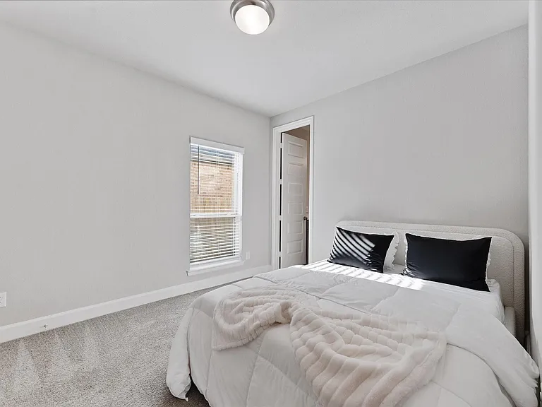 13055 Soaring Forest Dr — Photo 17