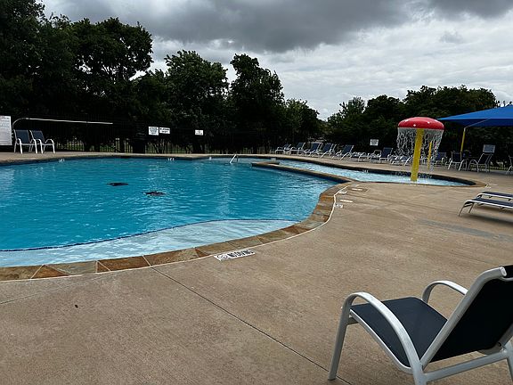 3rd image of 2608 S Wavecrest Ct