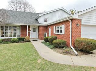 120 N Regency Dr W, Arlington Heights, IL