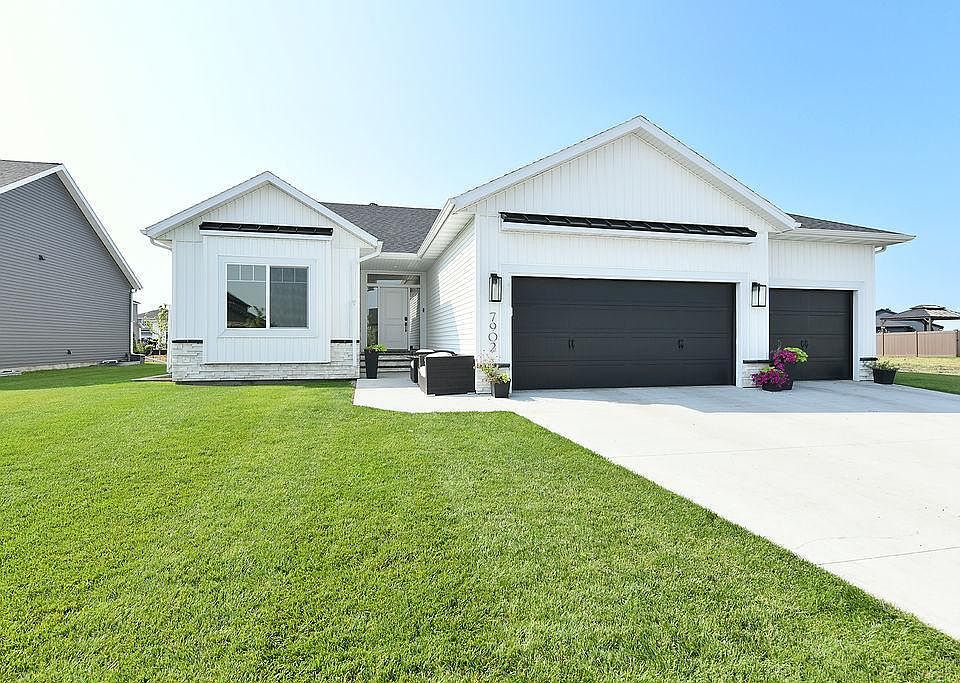 1st image of 7902 Firefly Ln
