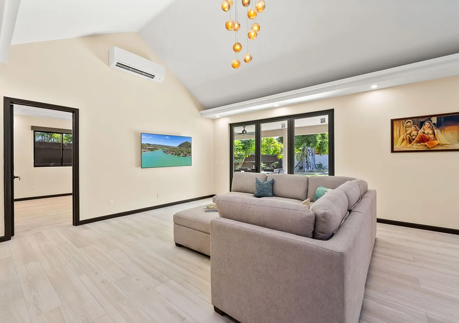 Kahala Zen: Spacious Modern Oasis w/ Studio, Garden & Lush Garden — Photo 3