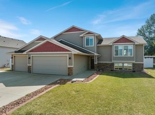 1300 27th St NW, Minot, ND 58703