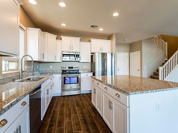 4th image of 1727 N Hillcrest Cir