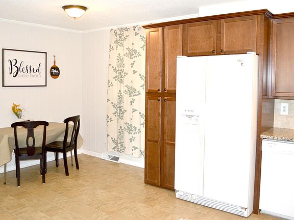 5th image of 104 Salem Ct