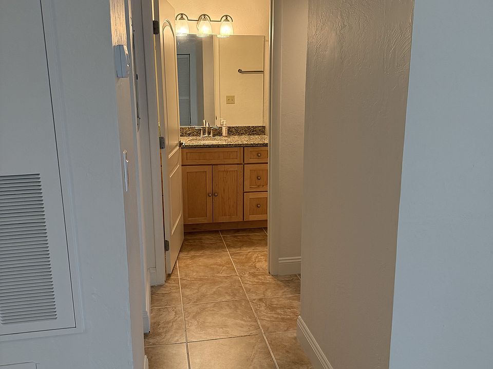 Hall to Bath and Bedroom