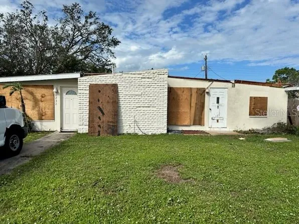 6232 Wellesley Dr, Bradenton, FL 34207