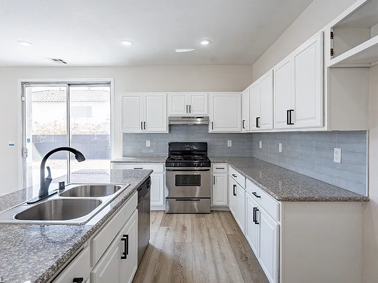 8487 Cobble Village Ct — Photo 6