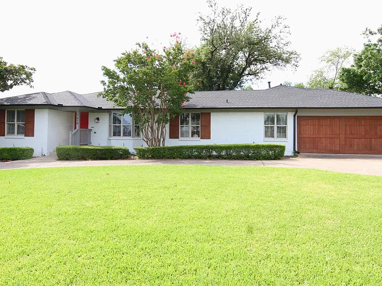 7614 Azalea Ln — Photo 2