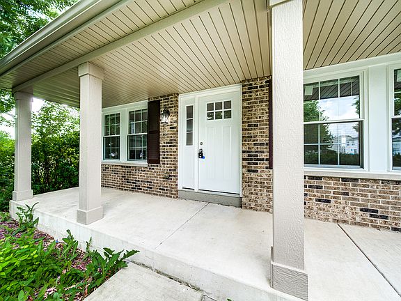 3rd image of 3115 Kennedy Dr