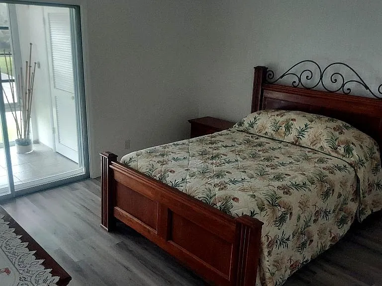 37 Pine Arbor Ln #202 — Photo 1