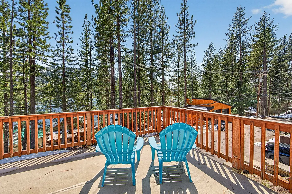 Photo 1 of 54 - 15264 W Reed Ave - Truckee, CA Primary Photo - 15264 W Reed Ave
