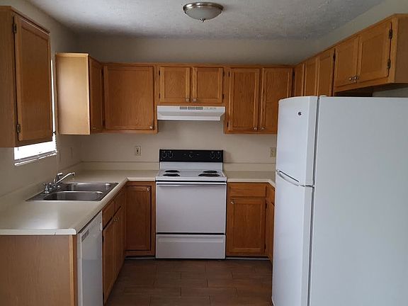 3rd image of 1804 Tuxworth Ave