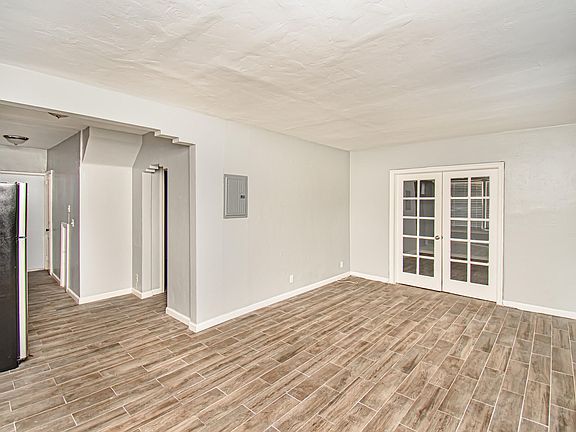 3rd image of 317 NE 13th Ave #3
