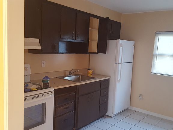 4th image of 4230 E Sandalwood Cir S