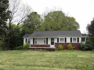 135 Tanglewood Dr, Greenville, SC 29611