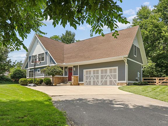 2nd image of 538 Lang Rd