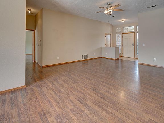 5th image of 2301 Parkwest Dr NW