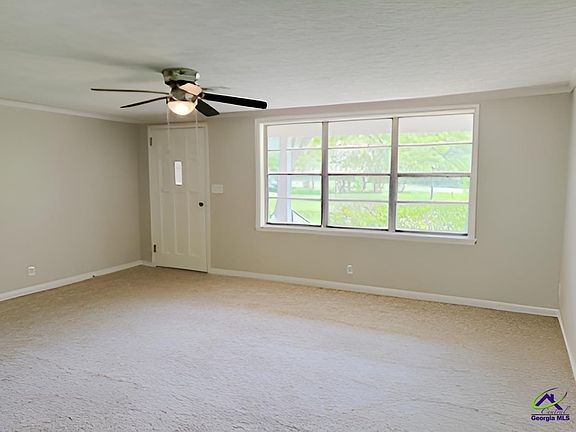 3rd image of 868 Mac Thompson Rd