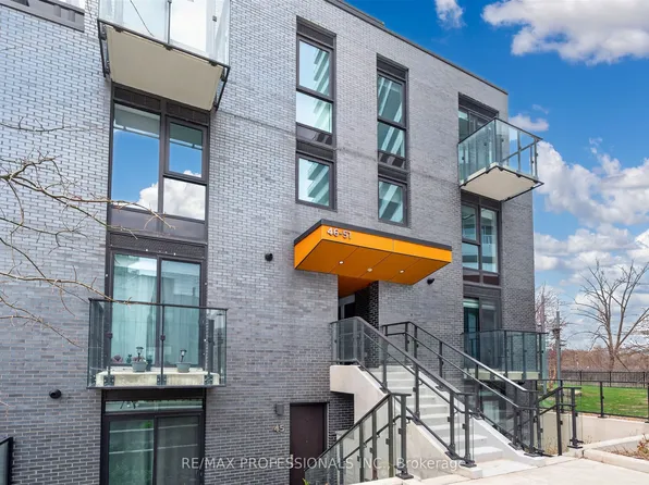 (undisclosed Address), Toronto, ON M8X 0B3