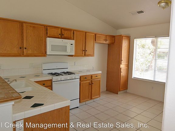 3rd image of 4139 E Howard Ct