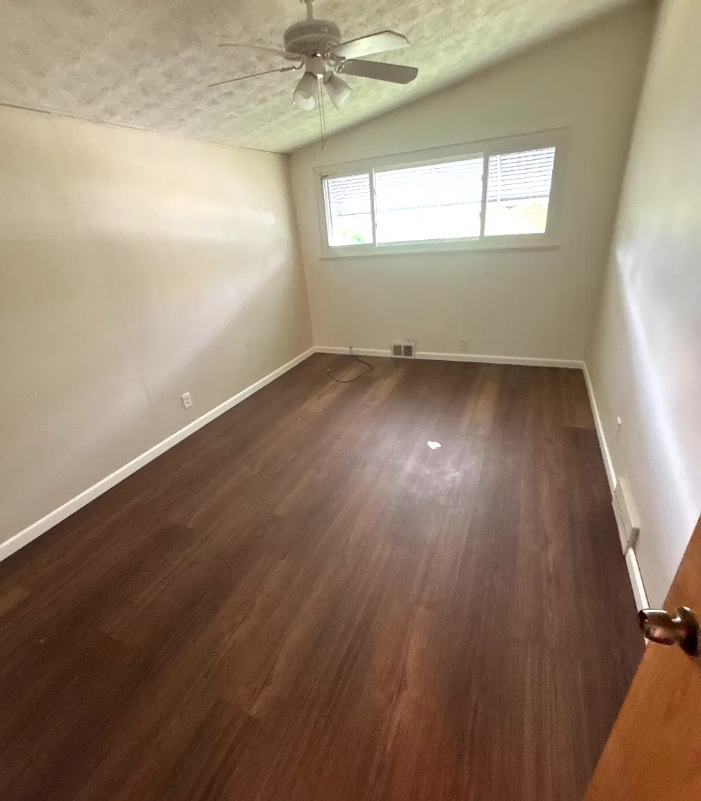 3 bed, 1.5 bath, 1064 sqft, $1,350 — Photo 3