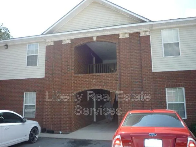 135 Rolland St #28
