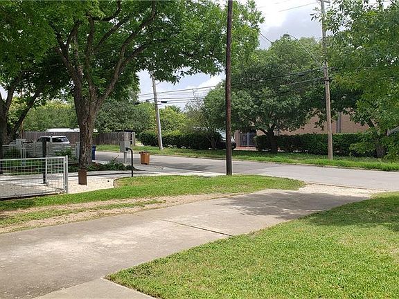 YOU CAN GET 4 CARS OFF STREET. YOU CAN ALSO PARK ON THE STREET