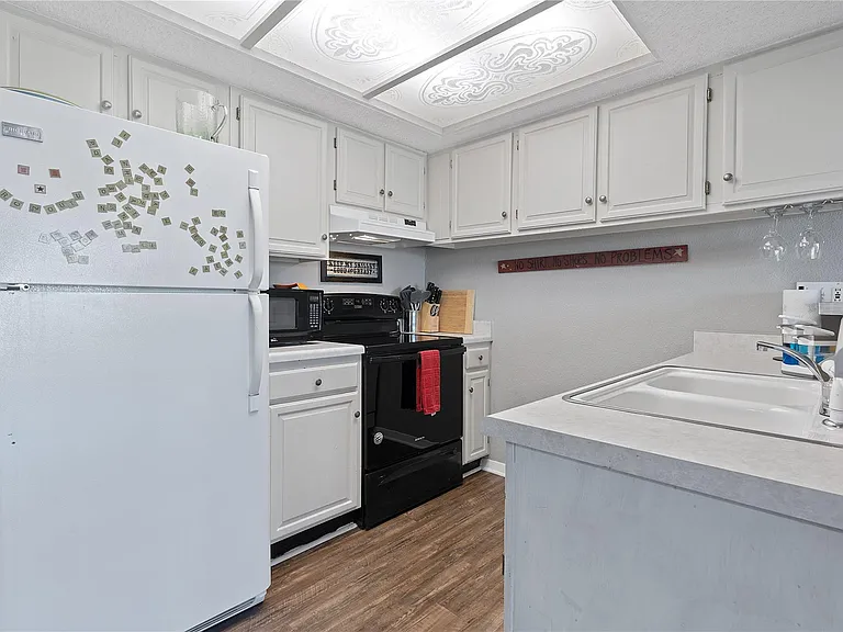 111 Comanche Point — Photo 12