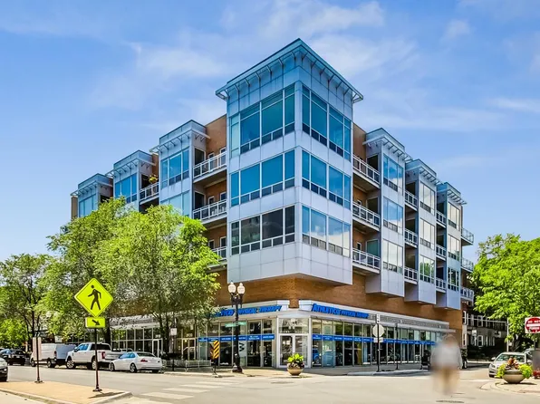 3920 N Sheridan Rd #303, Chicago, IL 60657