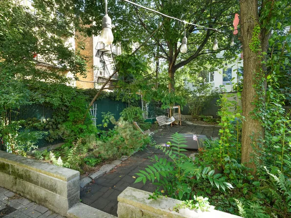 252 Jackson Street image 14 of 15