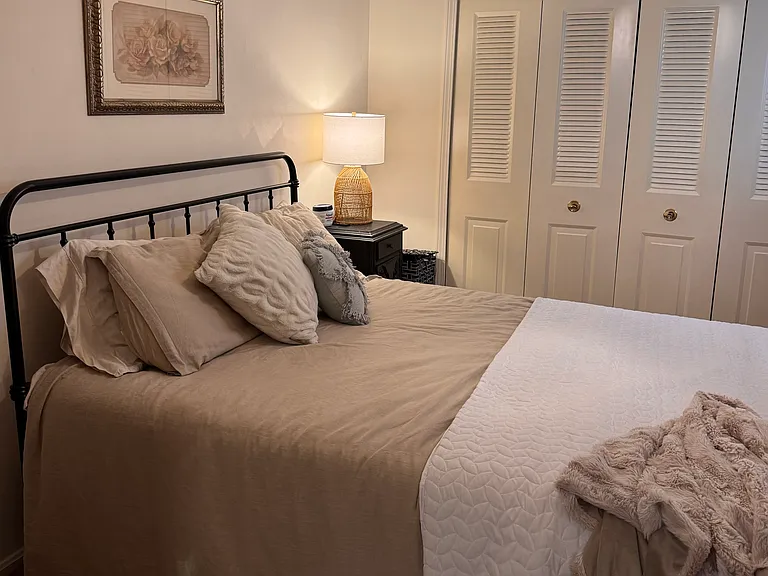 60 Colonial Estates Dr — Photo 33