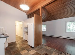 10039 116th St NW, Edmonton, AB T5K 1V3