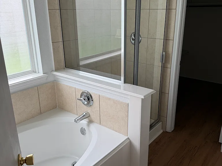 8715 Leadore Dr — Photo 8
