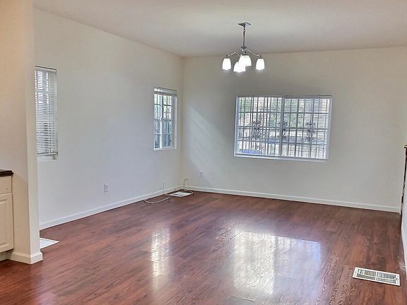 4th image of 2870 W 8th St