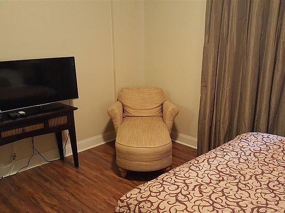 4th image of 215 W College Ave APT 314