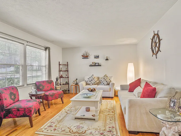 2490 Coronado Ave — Photo 4