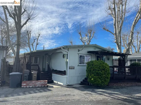 16068 Harbor Dr, Isleton, CA 95641
