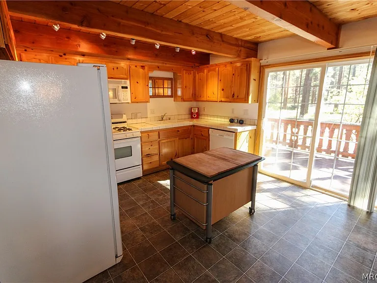 442 Salem Dr — Photo 10